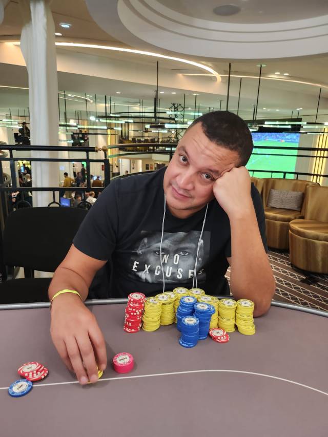 Omar Lakdhari au Paris Elysées Club